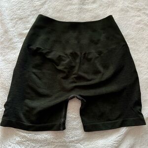 Alphalete Forest Green Amplify Shorts Size Small